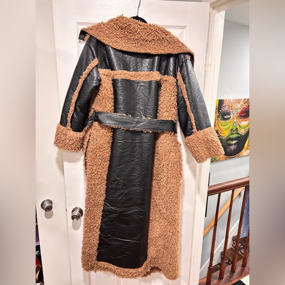 Pretty Little Thing BLACK FAUX SHEARLING TRIM FAUX LEATHER MAXI TRENCH COAT - Picture 6 of 8